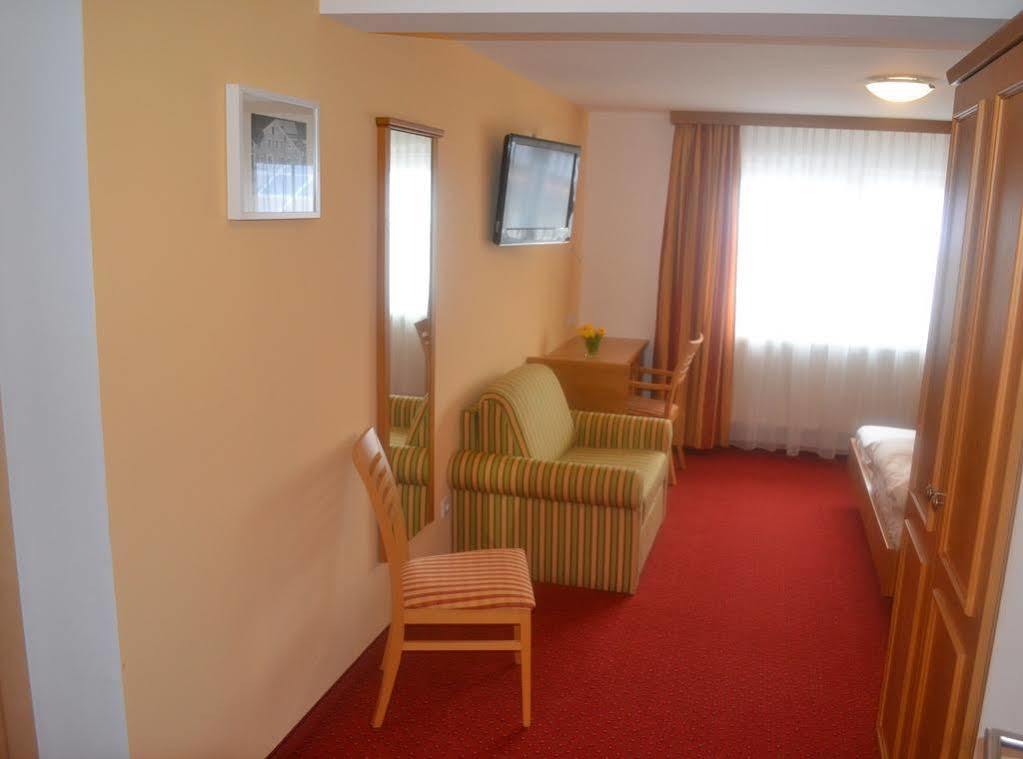 Zum Blauen Hecht Hotel Kipfenberg Buitenkant foto